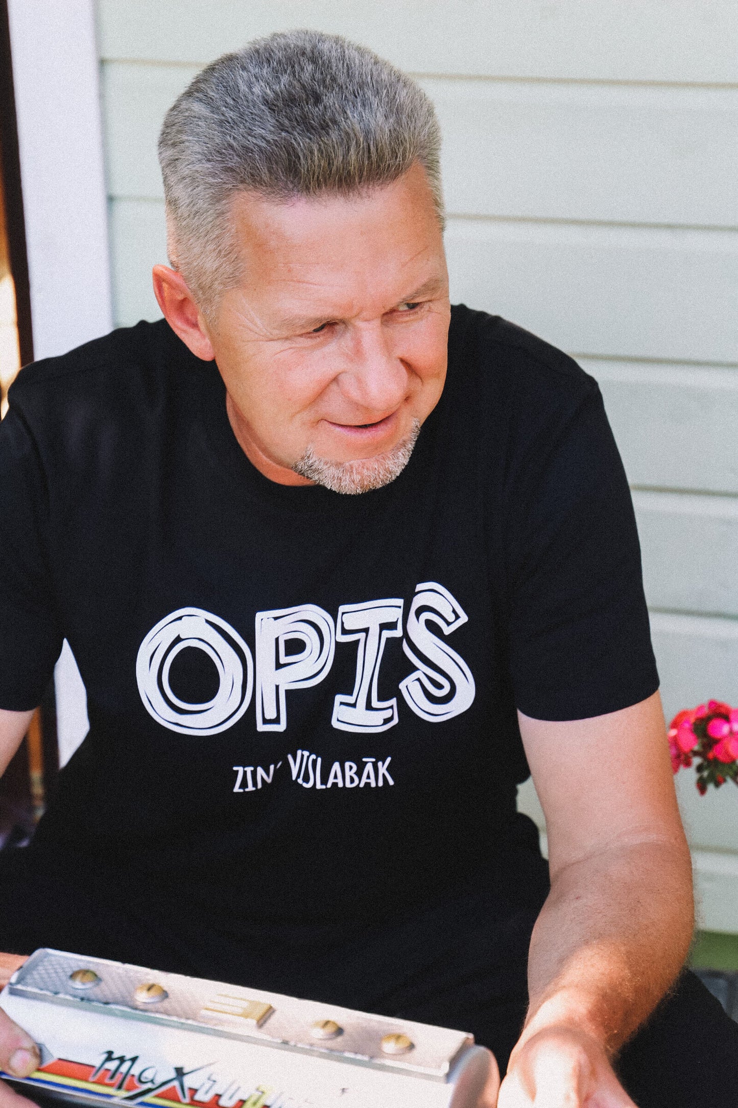 OPIS ZIN’ VISLABĀK | T-SHIRT