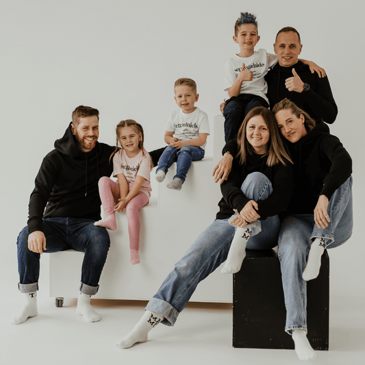 BABUSH WEAR | DŽEMPERIS AR KAPUCI