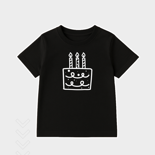 DZIMSANAS DIENAS T-KREKLS SVECITES UN TORTE, MILA DAVANA DZIMSANAS DIENA, DZIMSANAS DIENAS KUKA, DZIMSANAS DIENAS TORTE AR SVECITEM, DZIMSANAS DIENAS DAVANA BERNIEM