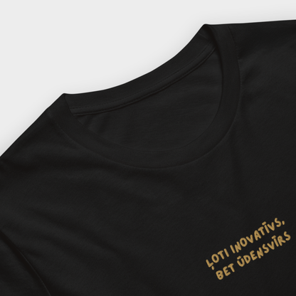 LOTI INOVATIVS, BET UDENSVIRS. DZIMSANAS DIENAS DAVANA UDENSVIRAM. ELEGANTA DAVANA SVETKOS. ELEGANTS UN ORIGINALS TKREKLS AR IZSUVUMU UDENSVIRAM. DZIMSANAS DIENAS DAVANA SIEVIETEI. TOP IDEJAS SVETKOS.
AQUARIUS BIRTHDAY TSHIRT. SUPER CUTE GIFT FOR HER AND HIM