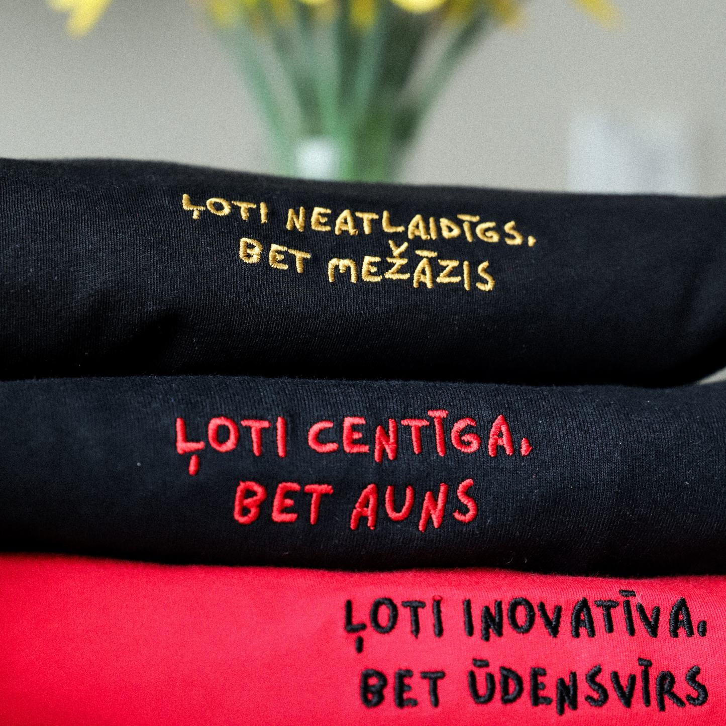 ĻOTI CENTĪGS/-A, BET AUNS | T-KREKLS