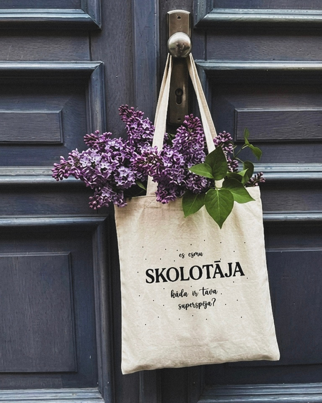 ES ESMU SKOLOTĀJA | BAG